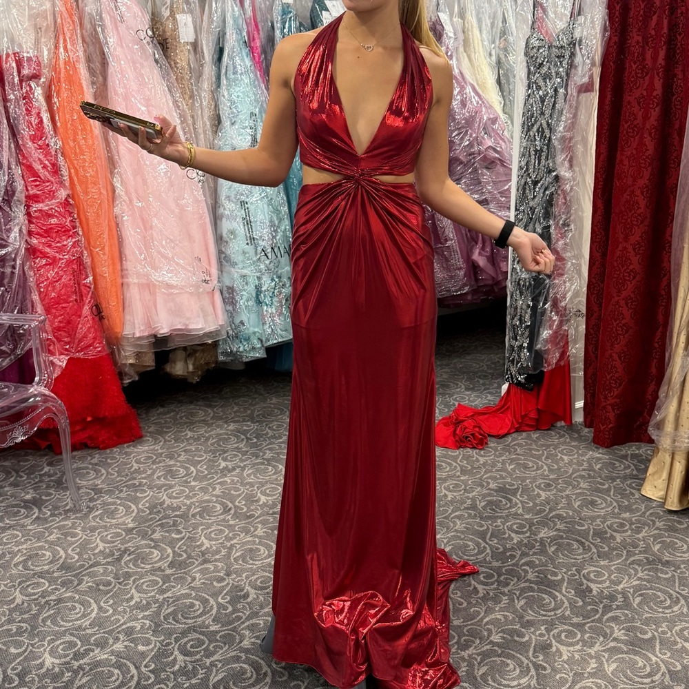 COLETTE BY DAPHNE CL8505 RED PROM DRESS
NEVER WORN BRAND NEW PERFECT CONDITION 🚨